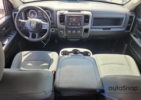 2016 Ram 1500 St z USA, uszkodzony, nr VIN 1C6RR7FT1GS123738